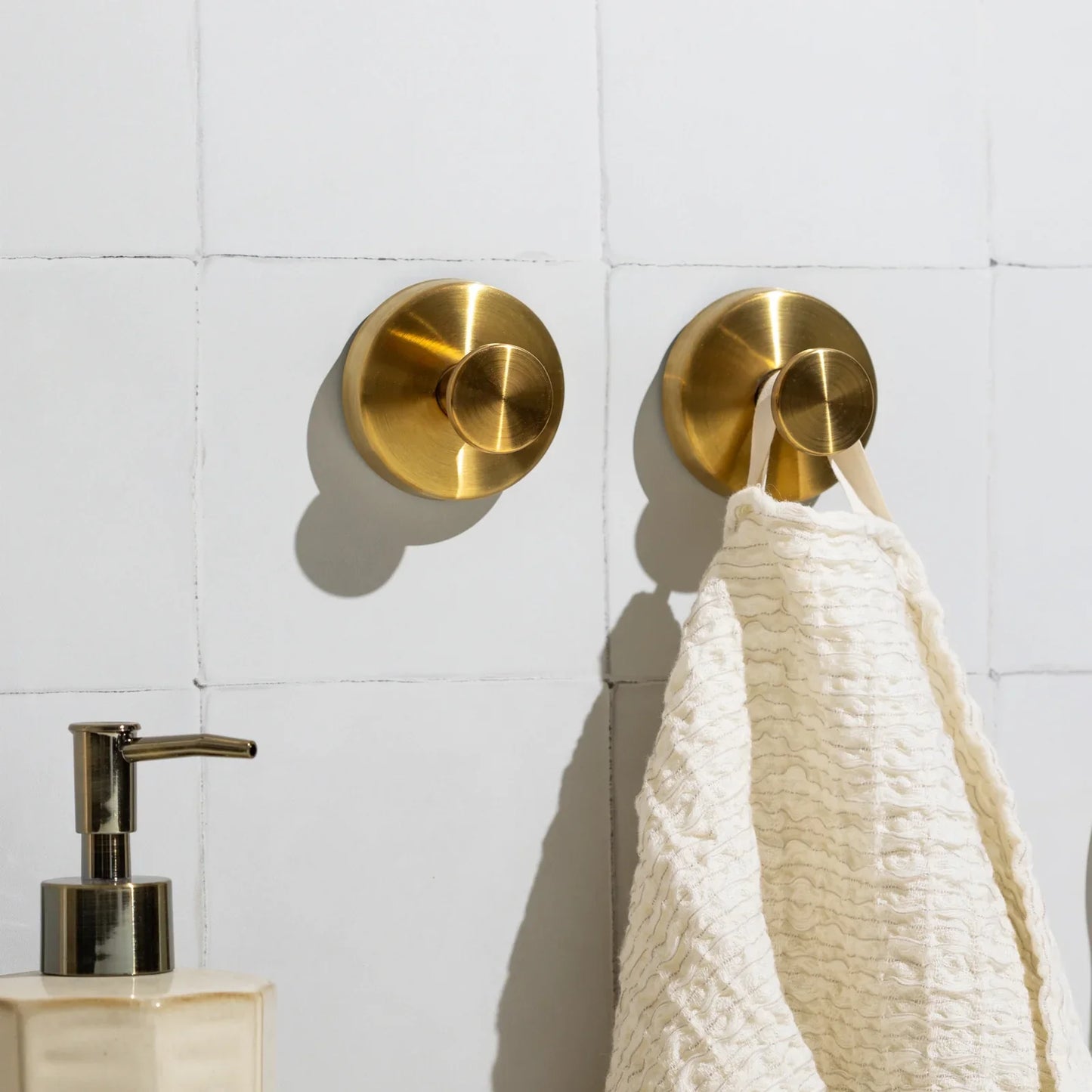 ScandicHook – Easy installation without drilling